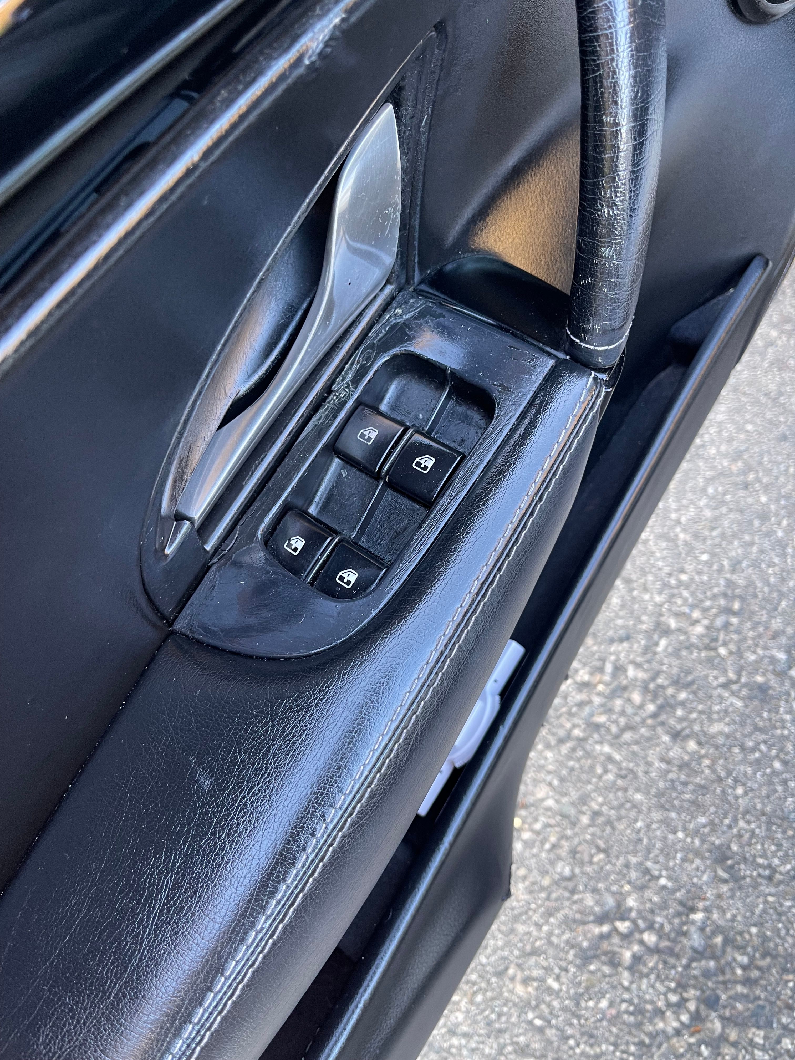 Used 2012 Maserati GranTurismo Convertible RWD image 30