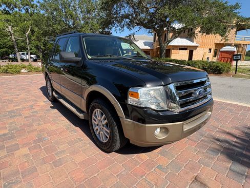 Used 2014 Ford Expedition XLT w/ Equipment Group 202A RWD image 5