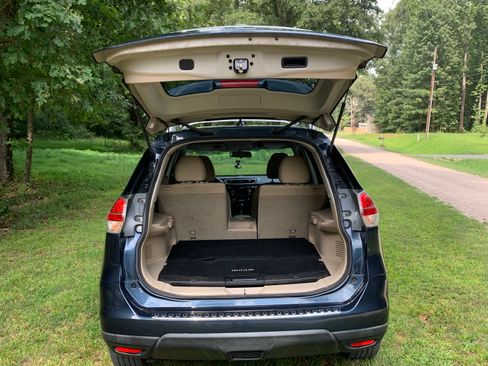 Used 2016 Nissan Rogue S w/ Appearance Package FWD image 4