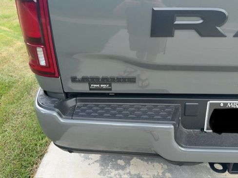 Used 2026 RAM 2500 Laramie AWD/4WD image 15