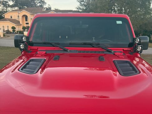 Used 2022 Jeep Gladiator Rubicon w/ LED Lighting Group image 17