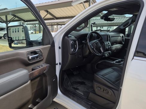 Used 2023 GMC Sierra 3500 Denali w/ Technology Package image 11