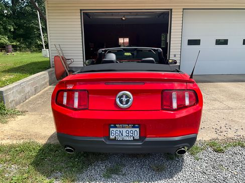 Used 2012 Ford Mustang Convertible RWD image 5