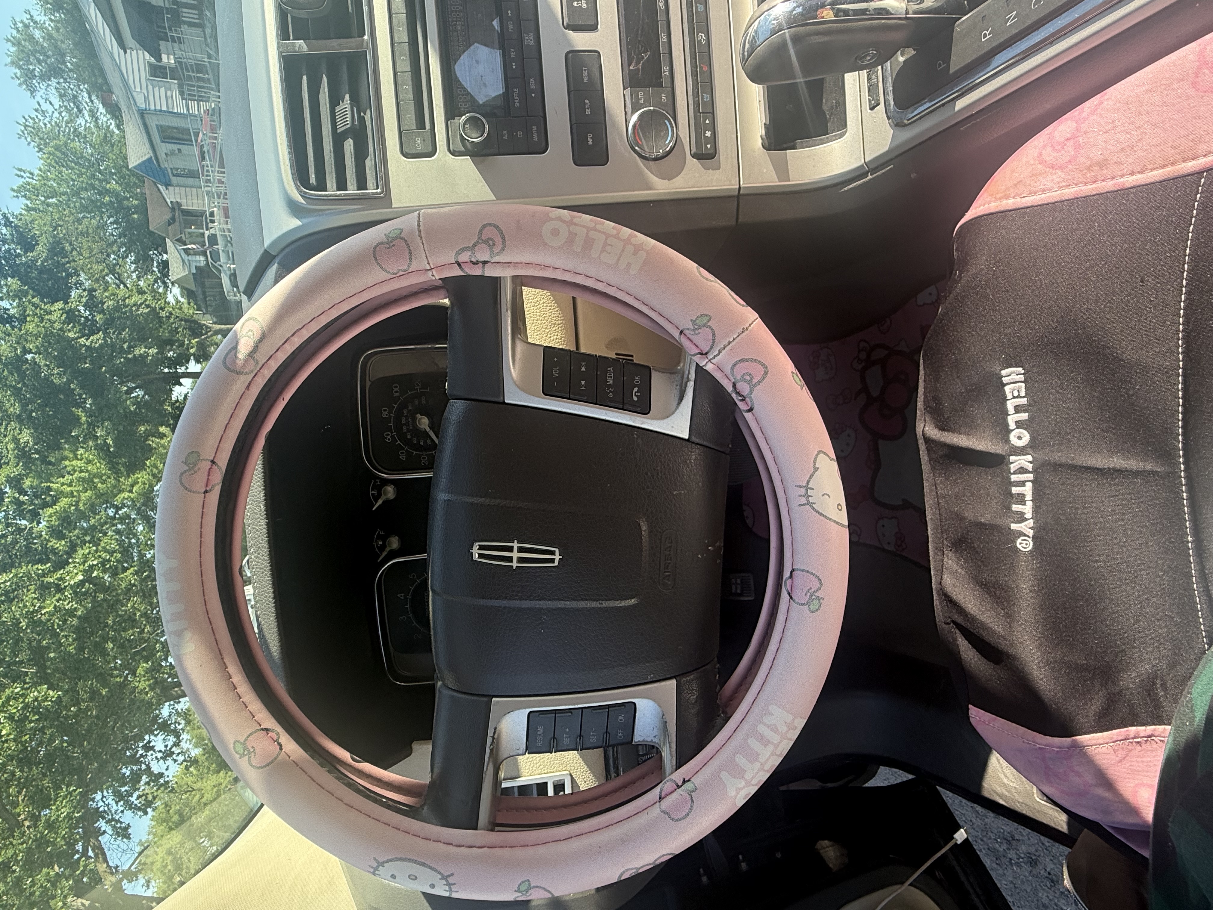 Used 2010 Lincoln MKX AWD image 8