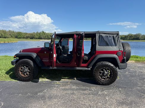 Used 2012 Jeep Wrangler Unlimited Sport AWD/4WD image 6