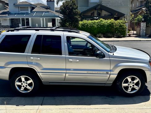 Used 2004 Jeep Grand Cherokee Overland w/ Trailer Tow Group IV image 5