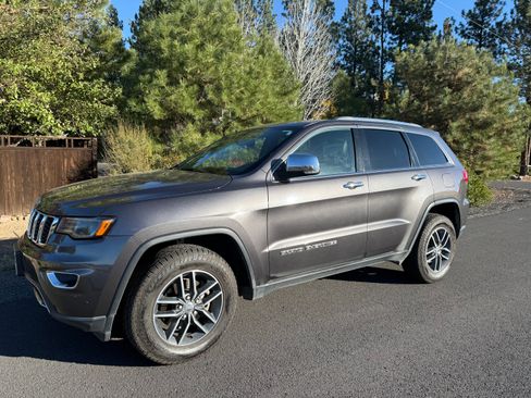 Used 2017 Jeep Grand Cherokee Limited w/ Luxury Group II image 1