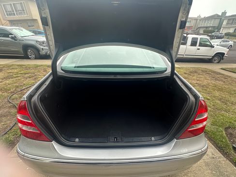 Used 2006 Mercedes-Benz E 350 Sedan image 10