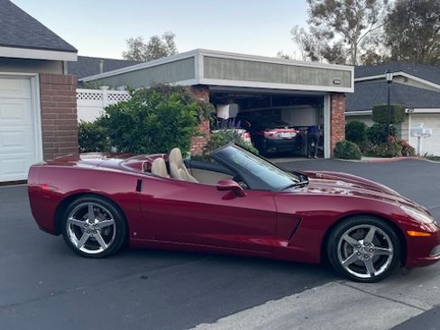 Used 2006 Chevrolet Corvette Convertible w/ Preferred Equipment Group RWD image 8