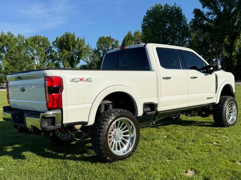 Used 2024 Ford F250 Lariat w/ Lariat Ultimate Package AWD/4WD image 2