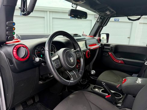 Used 2015 Jeep Wrangler Unlimited Sport w/ Quick Order Package 23S AWD/4WD image 11