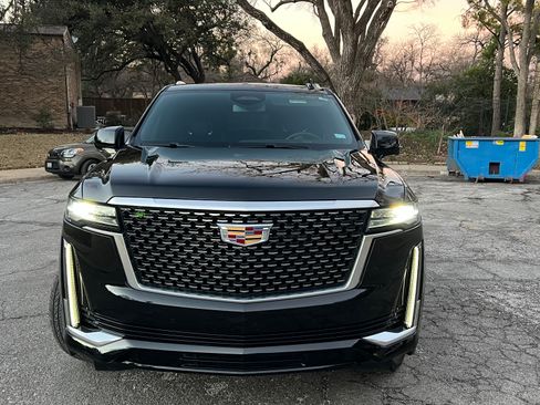 Used 2023 Cadillac Escalade Luxury image 1