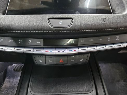 Used 2019 Cadillac XT4 Premium Luxury w/ Cold Weather Package image 9