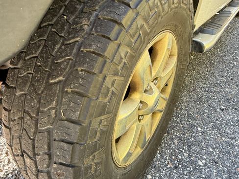 Used 2013 Ford F150 XLT w/ XLT Chrome Pkg image 5