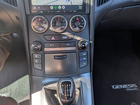 Used 2013 Hyundai Genesis 2.0T image 16