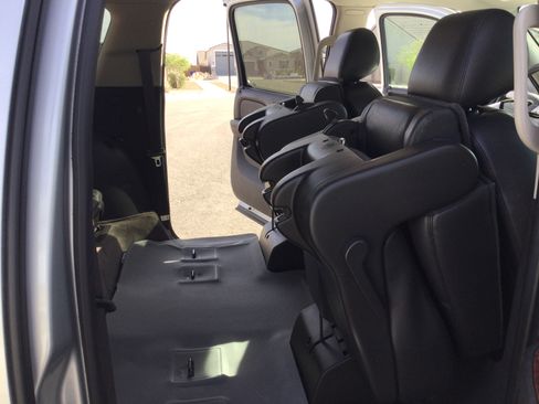 Used 2012 Chevrolet Suburban LTZ image 15