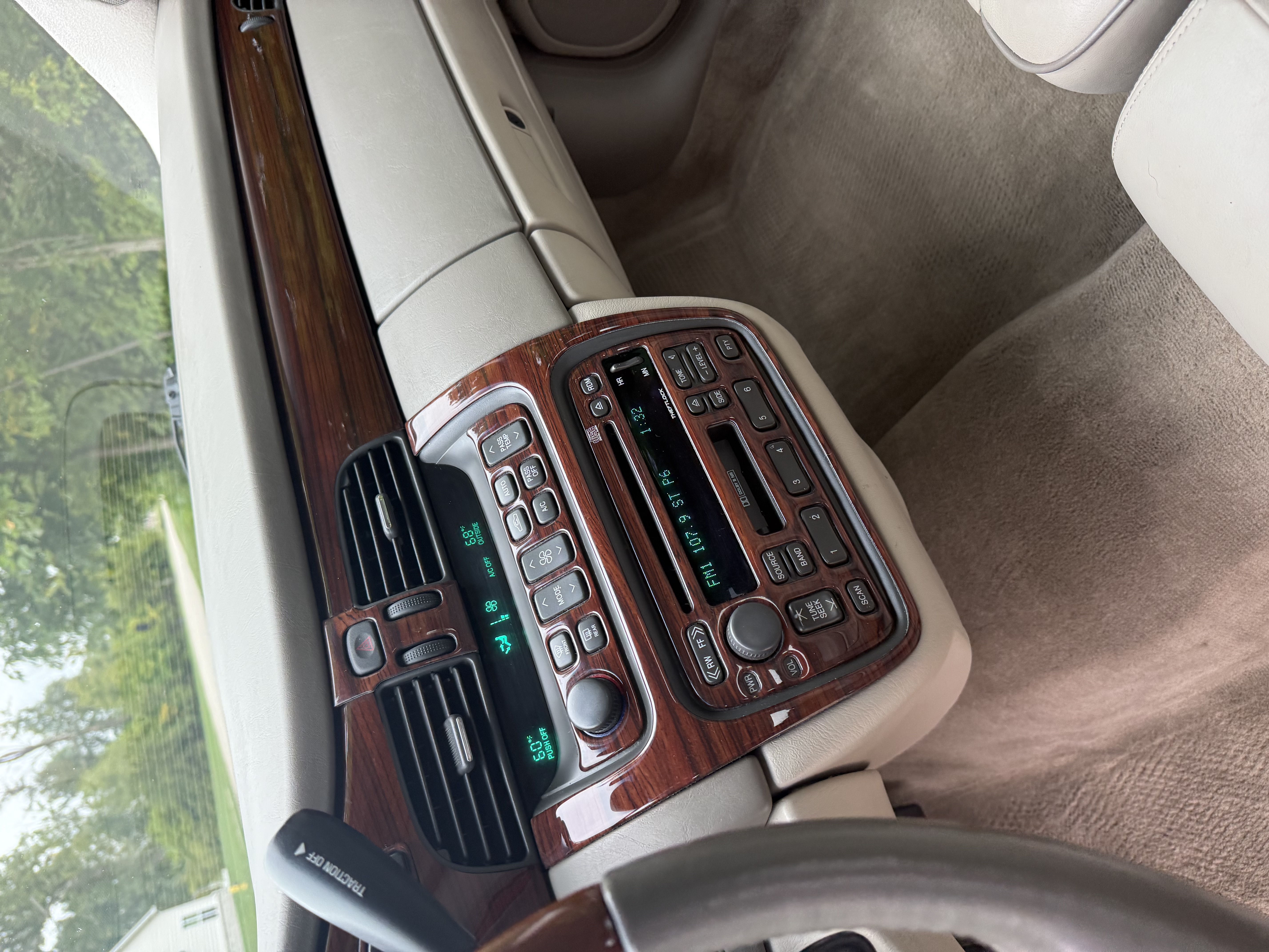 Used 2005 Cadillac De Ville w/ Limited Edition Package FWD image 5