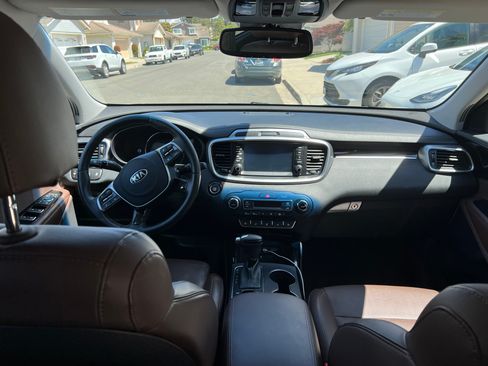 Used 2019 Kia Sorento SX w/ SX Touring Package FWD image 9