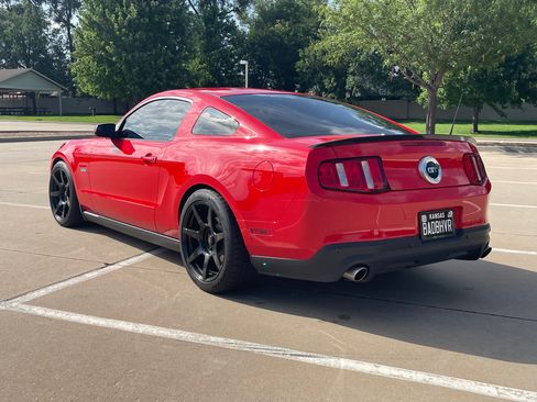 Used 2012 Ford Mustang GT Premium w/ HID Headlamps & Security Pkg RWD image 4