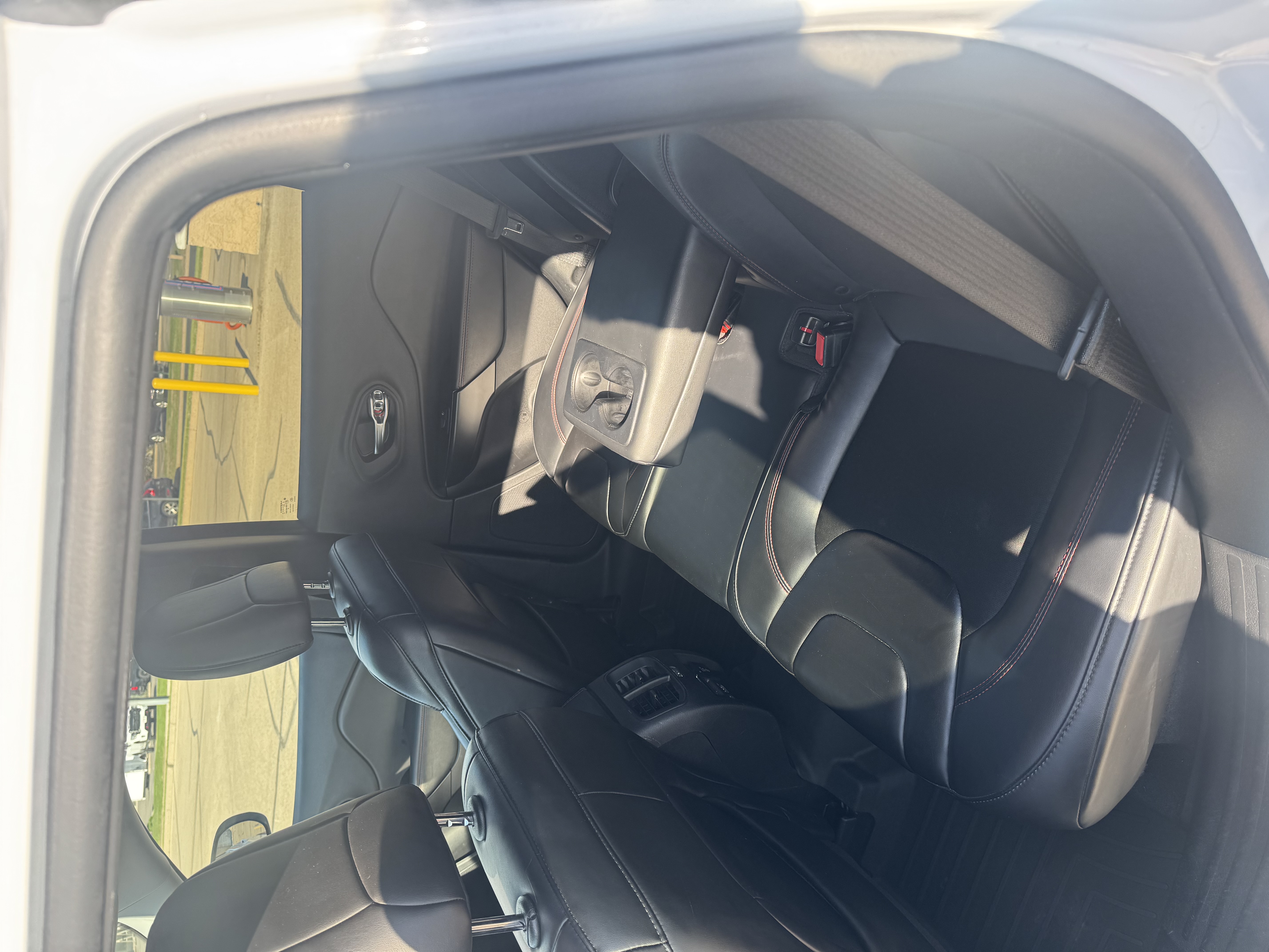 Used 2019 Jeep Cherokee Trailhawk w/ Cold Weather Group AWD/4WD image 12
