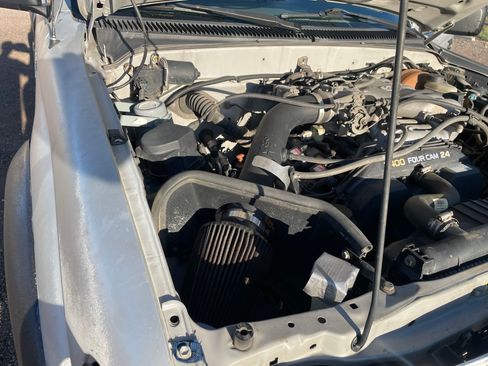 Used 2001 Toyota Tacoma Limited image 12