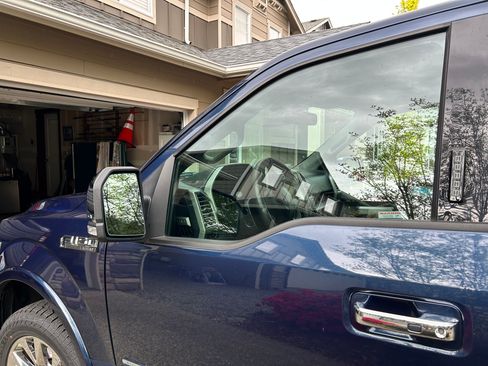 Used 2016 Ford F150 Lariat w/ Equipment Group 502A Luxury AWD/4WD image 6