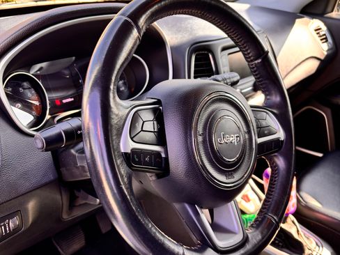 Used 2017 Jeep Compass Latitude image 12