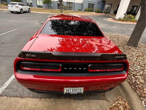 Used 2016 Dodge Challenger SRT Hellcat image 5