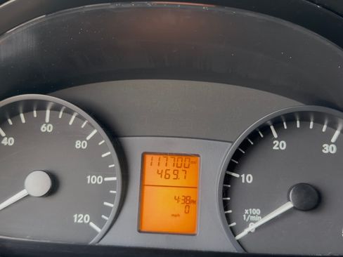 Used 2017 Mercedes-Benz Sprinter 2500 image 18