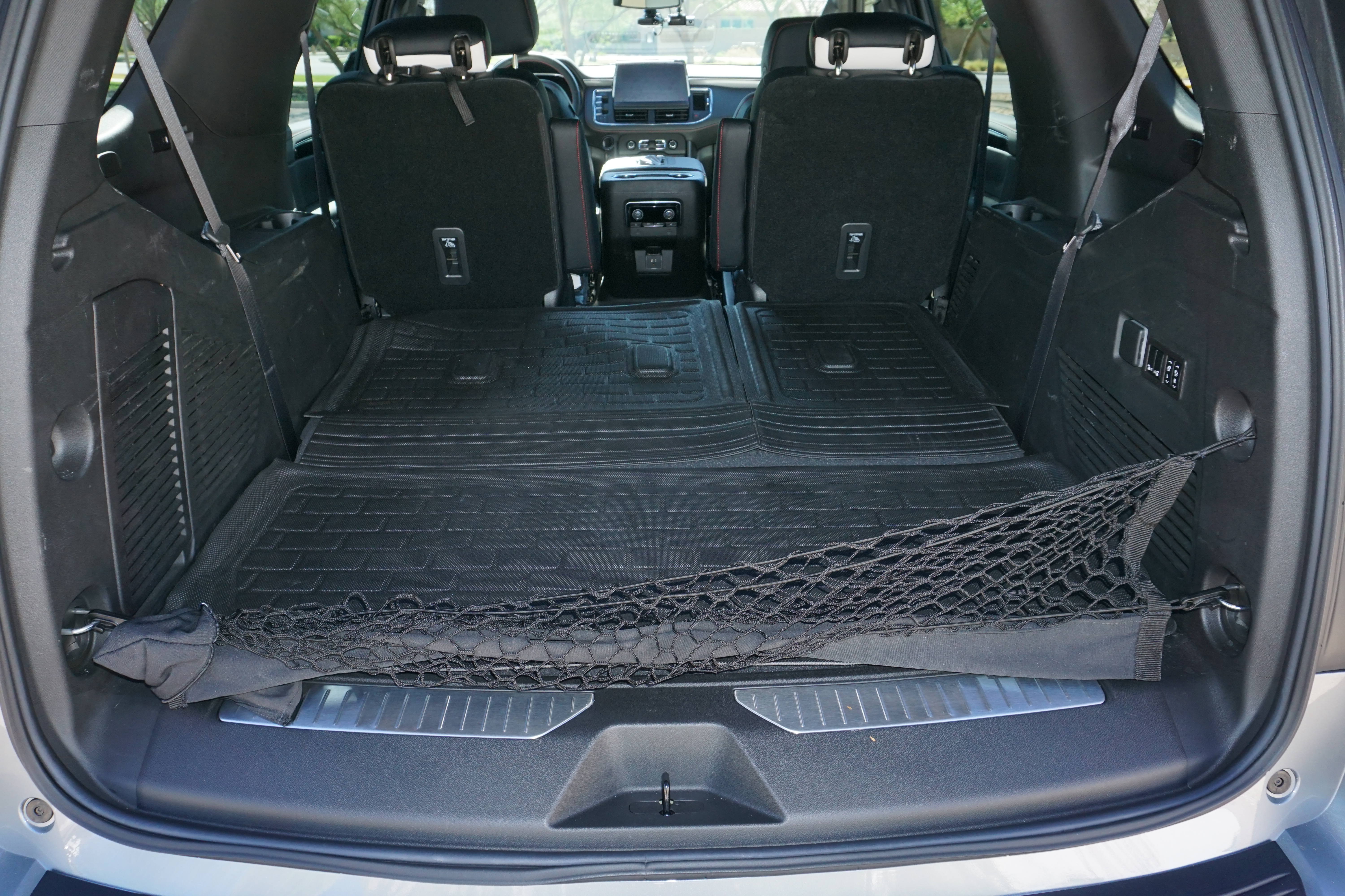 Used 2023 Chevrolet Tahoe RST w/ RST Performance Edition AWD/4WD image 16