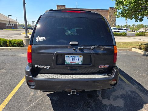 Used 2004 GMC Envoy XL SLT image 2