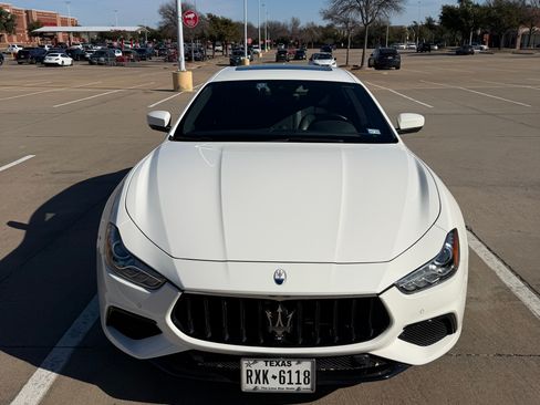 Used 2022 Maserati Ghibli Modena image 2