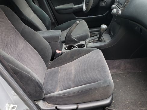 Used 2005 Honda Accord LX image 10
