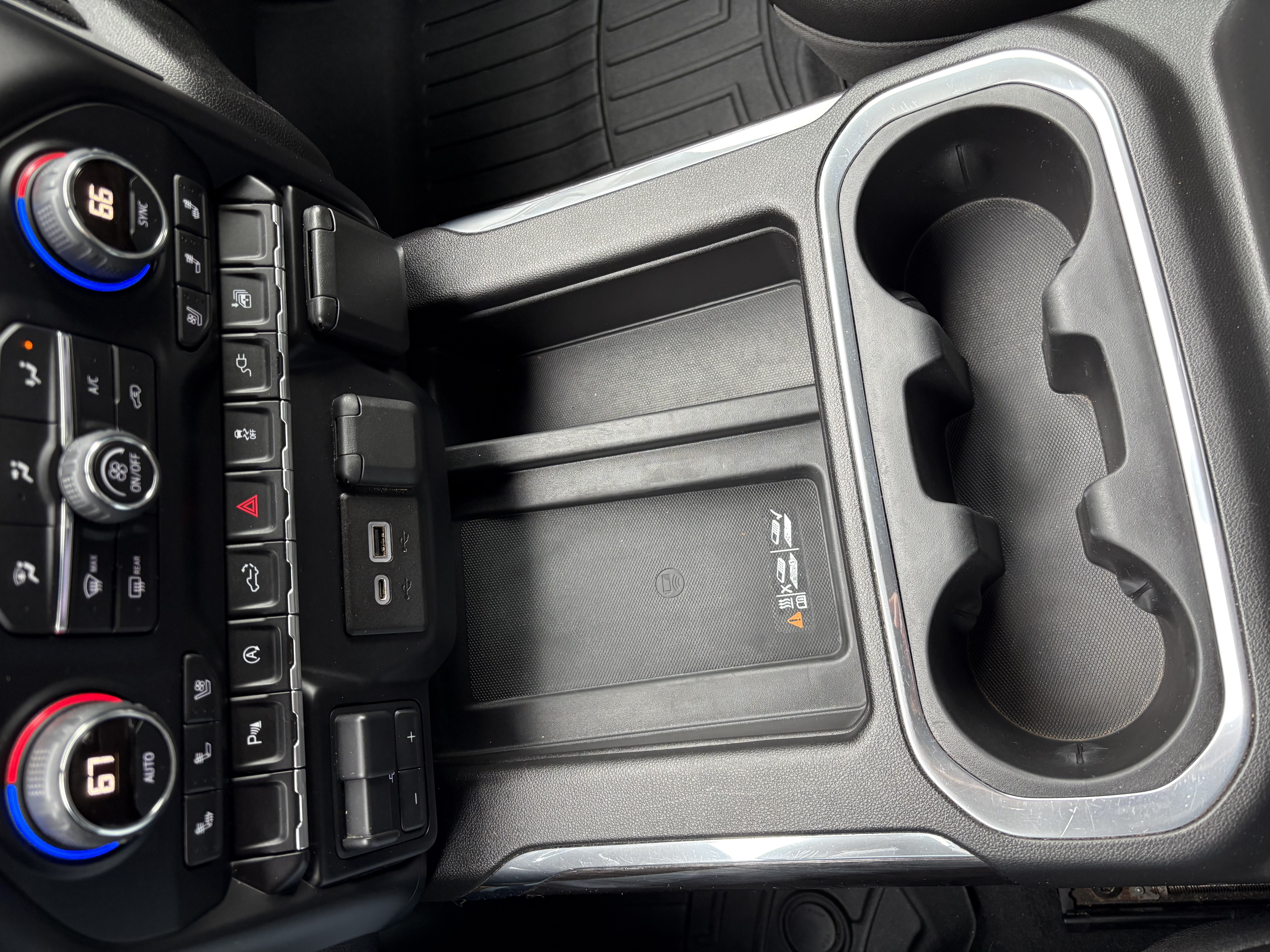Used 2019 Chevrolet Silverado 1500 LTZ w/ LTZ Plus Package AWD/4WD image 19