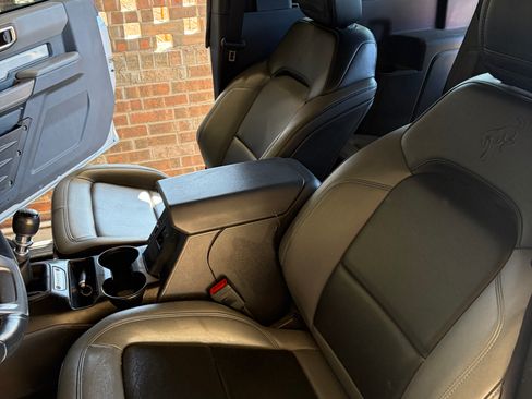 Used 2023 Ford Bronco Black Diamond image 9