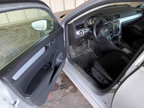 Used 2012 Volkswagen Passat 2.5 SE image 5