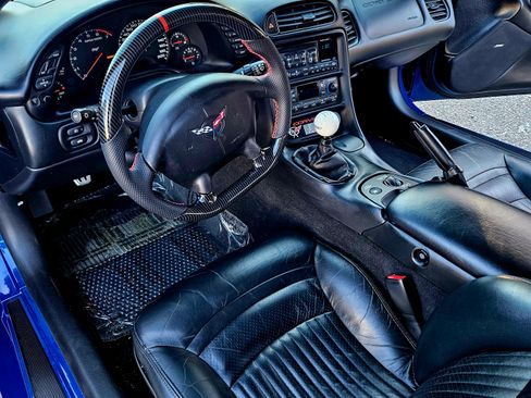 Used 2003 Chevrolet Corvette Coupe w/ Preferred Equipment Group RWD image 12