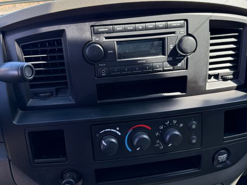 Used 2008 Dodge Ram 1500 Truck ST image 11