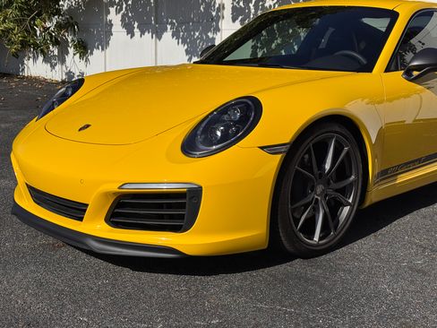 Used 2018 Porsche 911 Carrera T image 8