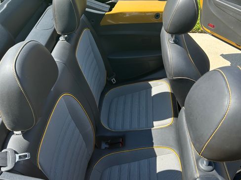 Used 2017 Volkswagen Beetle 1.8T Dune FWD image 7