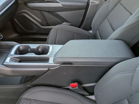 Used 2025 Chevrolet Equinox EV LT image 14