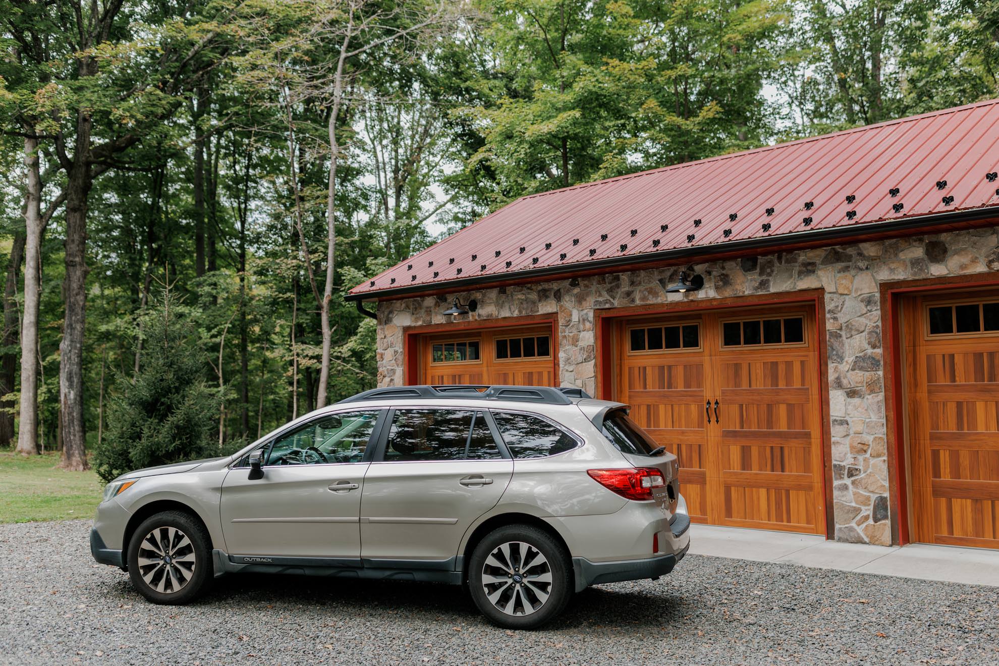 Used 2016 Subaru Outback 2.5i Limited AWD/4WD image 1