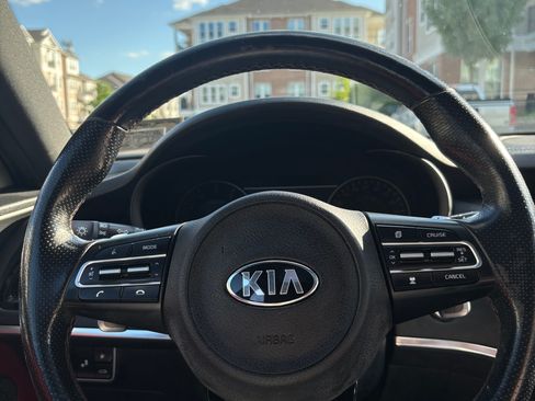 Used 2018 Kia Stinger GT2 AWD/4WD image 25