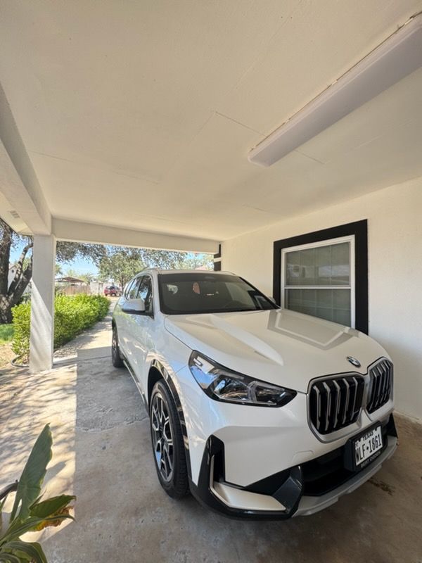 Used 2025 BMW X1 xDrive28i AWD/4WD image 2