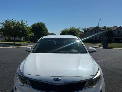 Used 2018 Kia Optima LX FWD image 4
