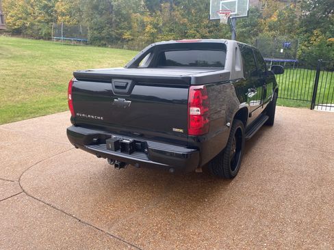Used 2007 Chevrolet Avalanche LT w/ LT Preferred Equipment Group image 6