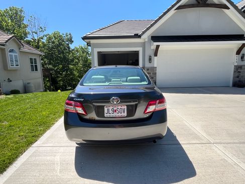 Used 2011 Toyota Camry LE w/ LE Extra-Value Pkg FWD image 13