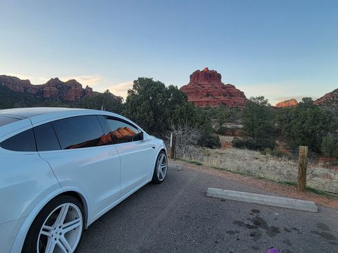 Used 2018 Tesla Model X 100D image 10