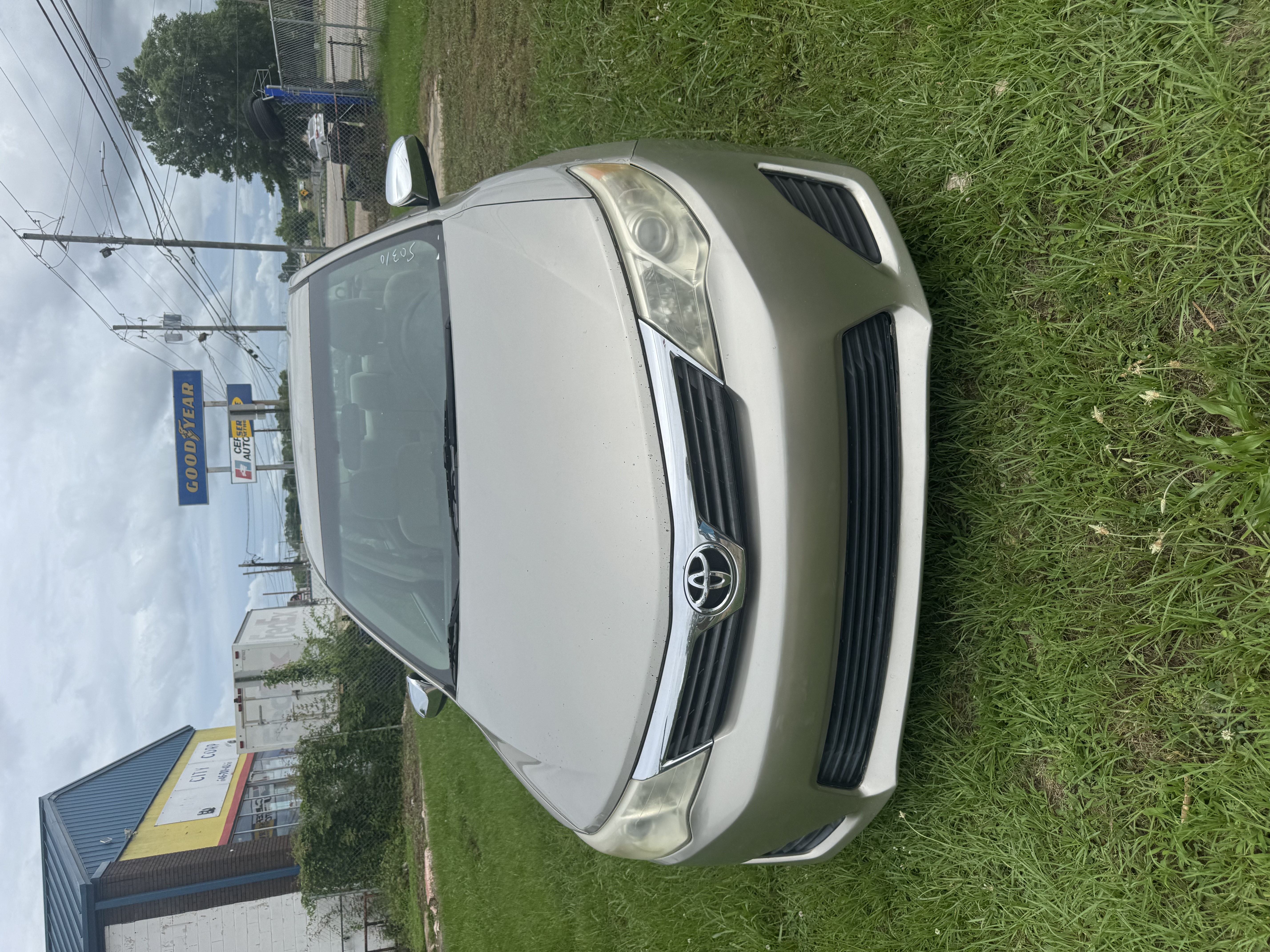 Used 2014 Toyota Camry FWD image 1