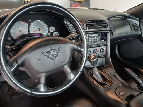 Used 1999 Chevrolet Corvette Coupe image 21